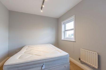 2 bedroom ground floor flat to rent - Photo 5