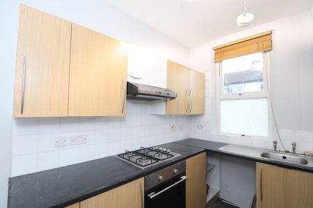 2 bedroom terraced house to rent - Photo 4