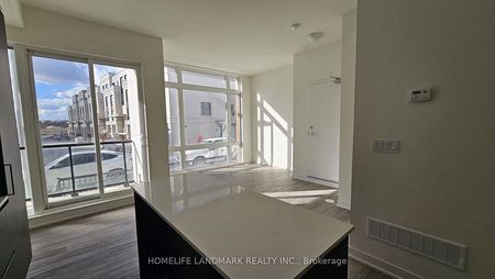 For Lease - 8 David Eyer Road Unit# 1218, Richmond Hill, Ontario - Photo 3