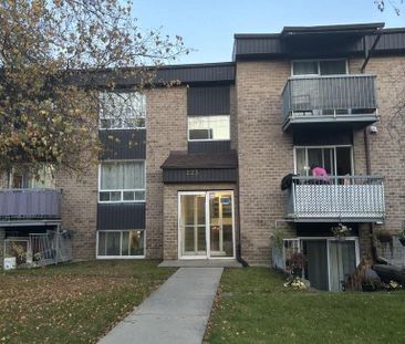 Immeuble - 185 Rue Wilson Grand 5 1/2 à Louer à Sherbrooke - Photo 1