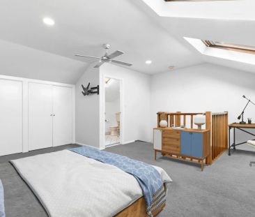 Spacious Family Entertainer with Cottage Charm and Premium Comfort - Photo 4