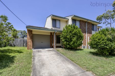 Two Bedroom Air Conditioned Town House with parking - Photo 2