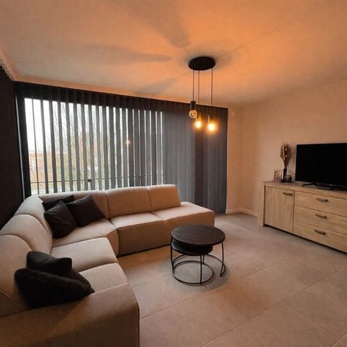 Appartement te huur - Photo 1