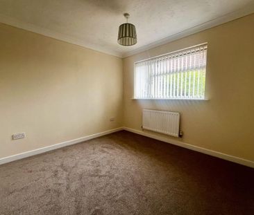 4 bedroom semi-detached house to rent - Photo 2
