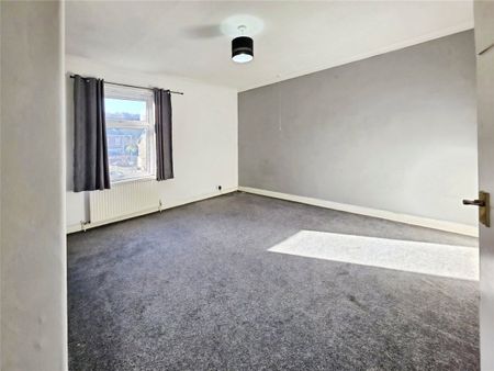 Lees Hall Road, Dewsbury, West Yorkshire, WF12 - Photo 5