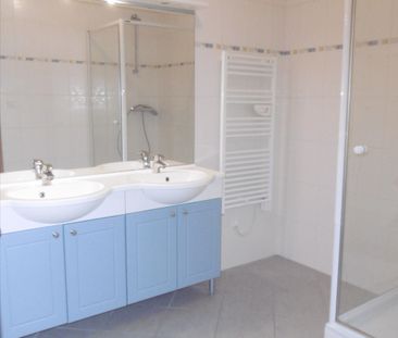 Location Appartement 3 pièces 80m² - Photo 2