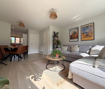 Holme Close, Ash, Aldershot, Surrey, GU12 - Photo 1