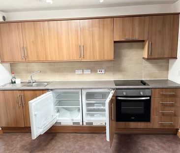 1 Bed Flat, City Road, BS2 - Photo 2