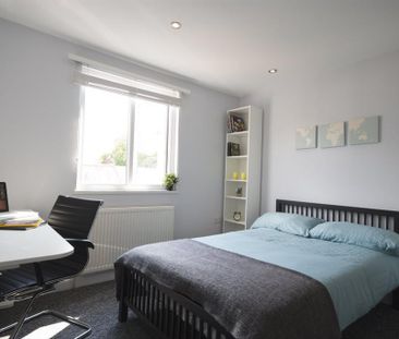 6 bedroom end of terrace house to rent - Photo 5