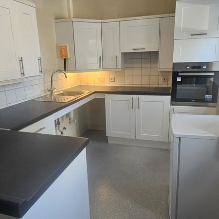 1 Bed - 121 Woodhouse Street, Woodhouse, Leeds - LS6 2PY - Student/Professional - Photo 3