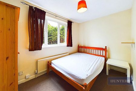 4 bedroom townhouse to rent - Photo 2