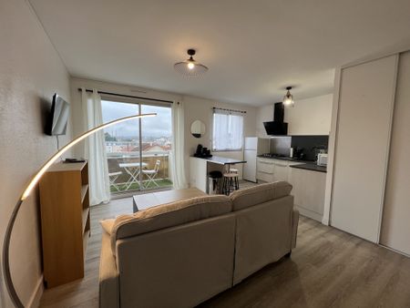 Location Appartement 1 pièce 33m² CHATELLERAULT 86100 - Photo 3