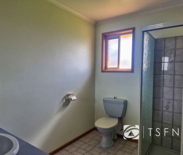 Beautifully Presented Family Home - Photo 4