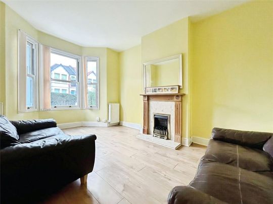 4 bedroom semi-detached house to rent - Photo 1