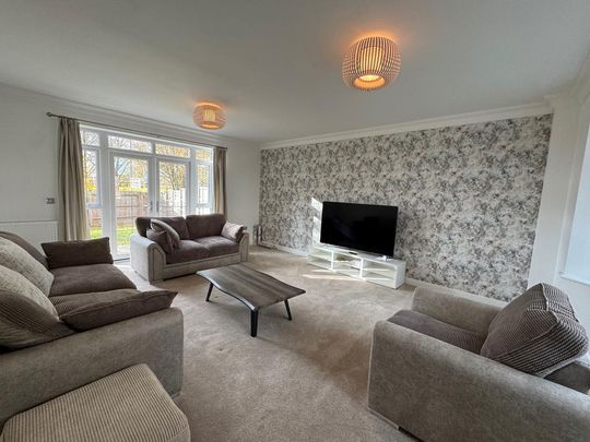 6 bedroom detached house to rent - Photo 1