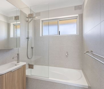 Beautifully updated, perfectly positioned - Photo 6