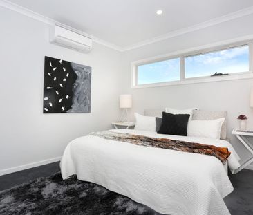 Executive Living, Prime Location – Immaculate Family Home - Photo 3