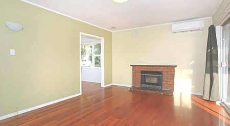 Home with Garden in Central of Pakuranga - Photo 5