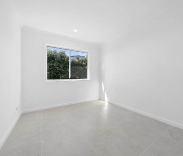 12a Gazelle Crescent, Fletcher NSW 2287 - House For Rent | Domain - Photo 4