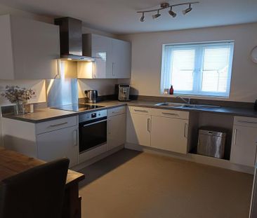 3 bedroom semi-detached house to rent - Photo 6