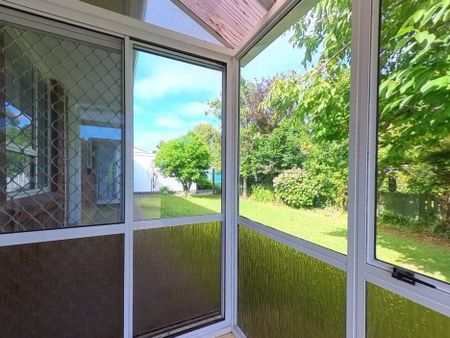 Waikanae - 3 Bedrooms - Photo 3