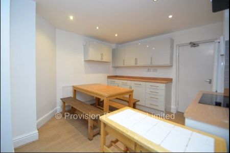 5 Bedroom Student Houses in Woodhouse - Photo 3