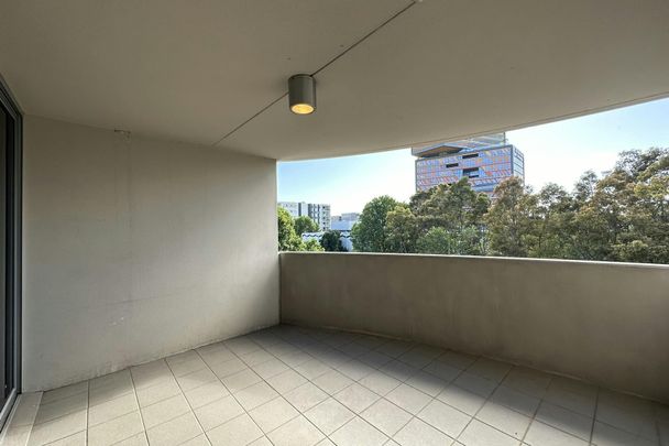 TWO BEDROOM APARTMENT IN THE HEART OF BANKSTOWN CBD - Photo 1