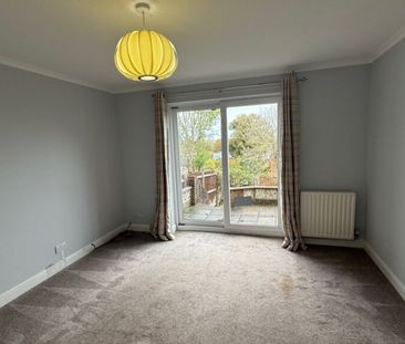 Ashbury Crescent, Guildford, Surrey, GU4 - Photo 3