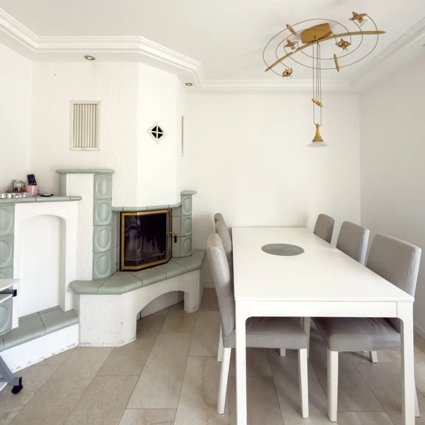 — Wohnen mit Wohlfühlfaktor – Doppelhaushälfte mit Wintergarten, Pool & Garten in Ebreichsdorf - Foto 1