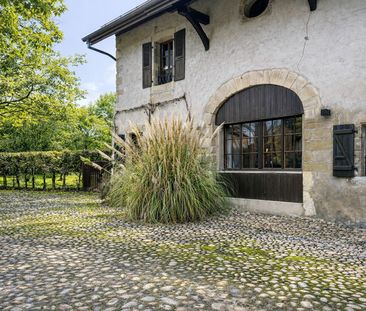 Charming house with garden in Collex - Photo 4