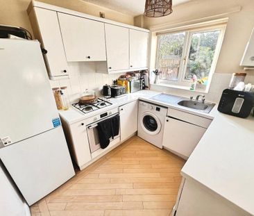3 bedroom terraced house to rent - Photo 6