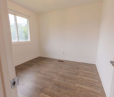 For Lease - 388 Becker Road Unit# Main, Richmond Hill, Ontario - Photo 1