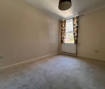 4 bedroom terraced house to rent - Photo 3