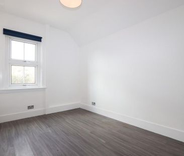 3 bedroom end of terrace house to rent - Photo 5