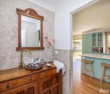 BEAUTIFULLY DESIGNED 3 BEDROOM HOME!! - Photo 1