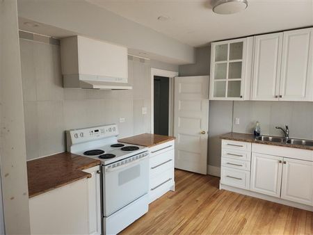 8 Aylmer Avenue apartment — Ottawa, ON (1-Bedroom) - 1 Bedroom - Photo 5