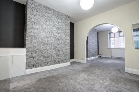 2 bedroom terraced house to rent - Photo 2