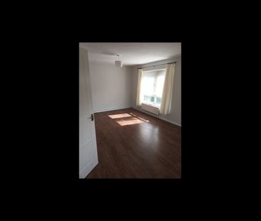 2 Bed Flat, Thornhil, SO19 - Photo 2