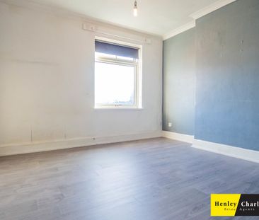 3 Bedroom Mid Terraced House For Rent - Photo 4