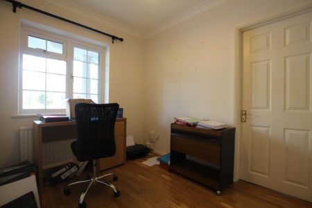 5 bedroom detached house to rent - Photo 3