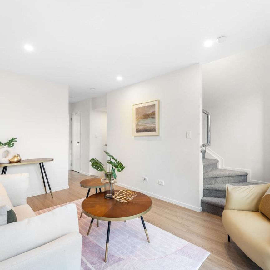 Two Bedrooms Townhouse in the Heart of Henderson - Photo 1
