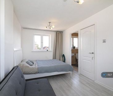 5 bedroom semi-detached house to rent - Photo 4
