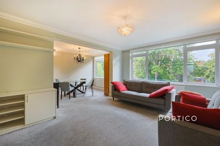 3 bedroom flat to rent - Photo 3