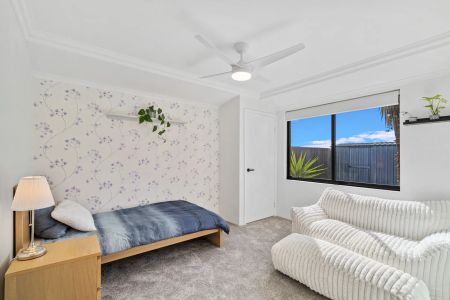 FOR RENT: Stylish Coastal Family Home with Room to Move - 13 Carissa Turn, Halls Head - Photo 3