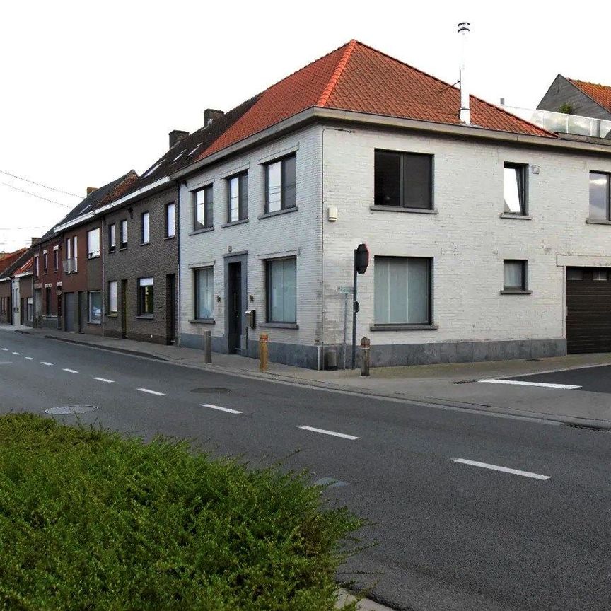 Ruime, energiezuinige hoekwoning met 3 slaapkamers en dakterras in Staden - Foto 1