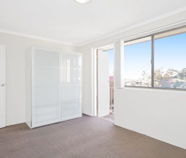 2 BEDROOM GEM IN THE HEART OF WESTMEAD! CENTRALLY LOCATED! - Photo 4