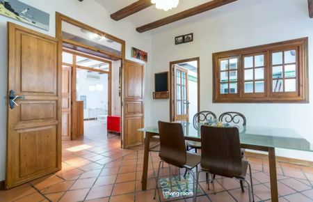 Carrer de les Danses, Valencia, Valencian Community 46001 - Photo 4