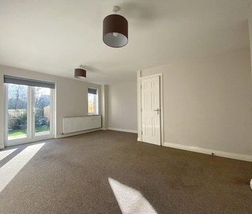 4 bedroom semi-detached house to rent - Photo 1