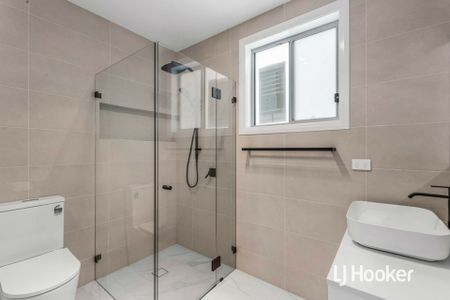 Stunning Granny Flat - Great Location! - Photo 3