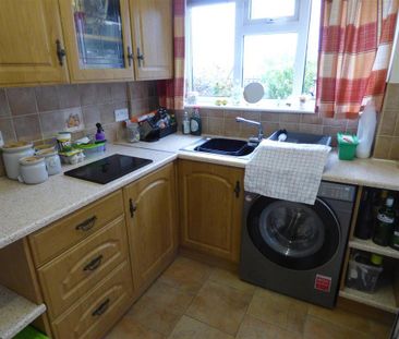 3 bedroom semi-detached house to rent - Photo 5